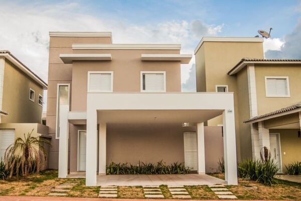 Casa em consdom�nio